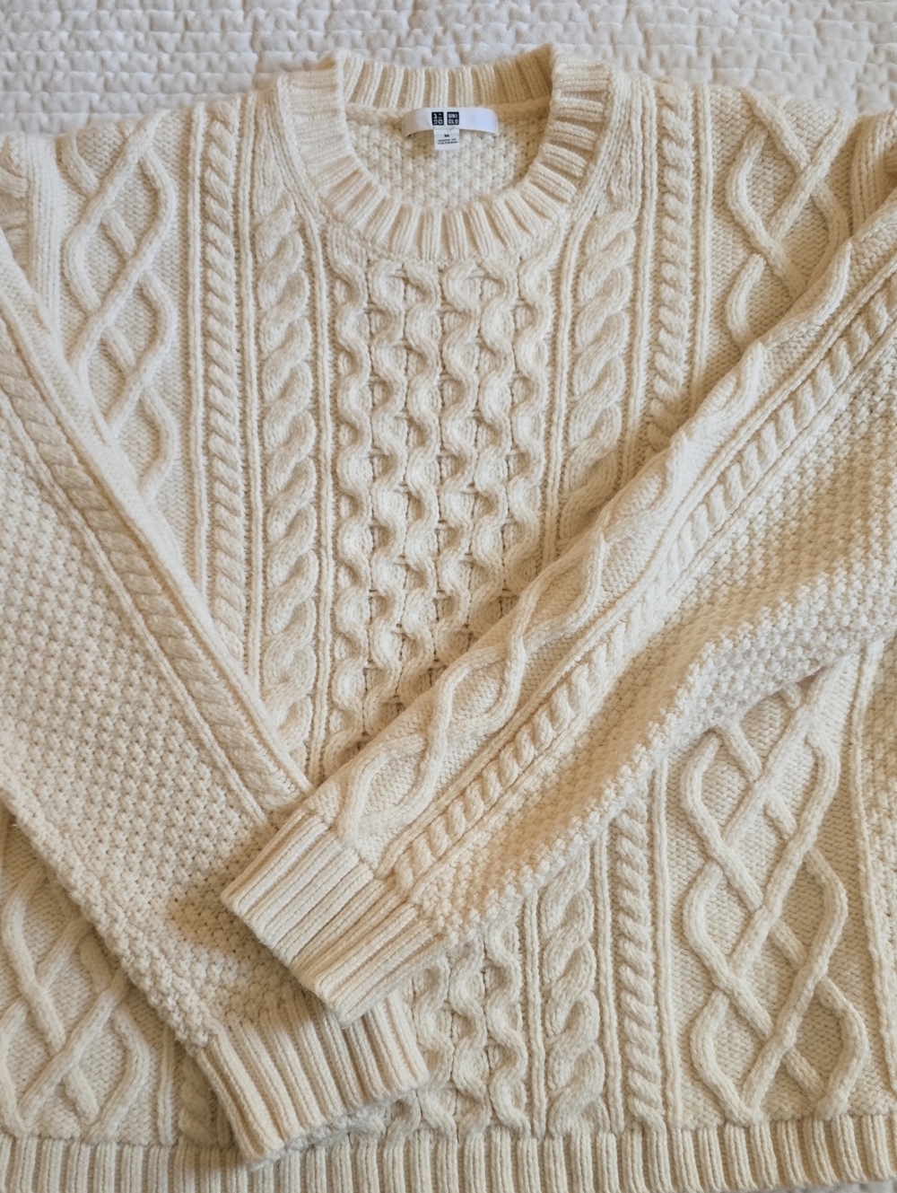 Uniqlo Women's Cable Knit Crewneck Sweater in Cream - Size M